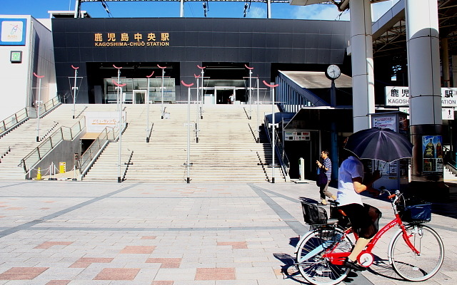 九州新幹線や鹿児島本線が乗り入れている鹿児島中央駅。九州新幹線は4月20日から新水俣～鹿児島中央間のみ運転を再開する。