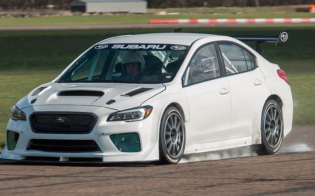 スバルとプロドライブが共同開発しスバルWRX STIのテスト車両