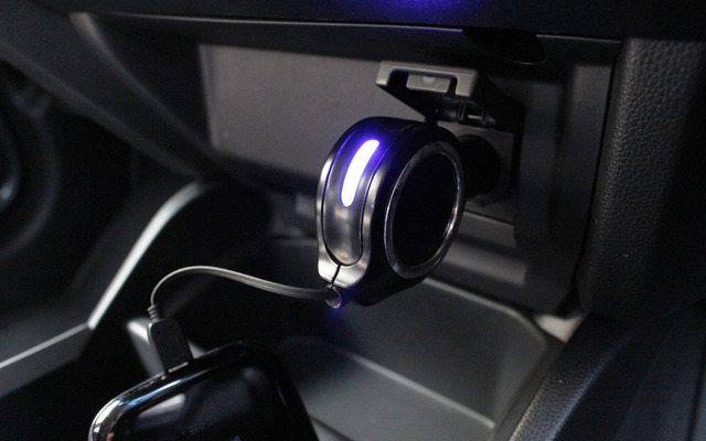 ［写真1］ 槌屋ヤック『microUSBリール充電器2.4A』