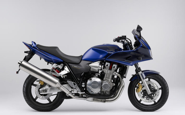 ホンダ、CB1300スーパーボルドール のカラーリングを変更