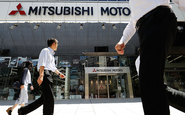 三菱自動車本社（12日）