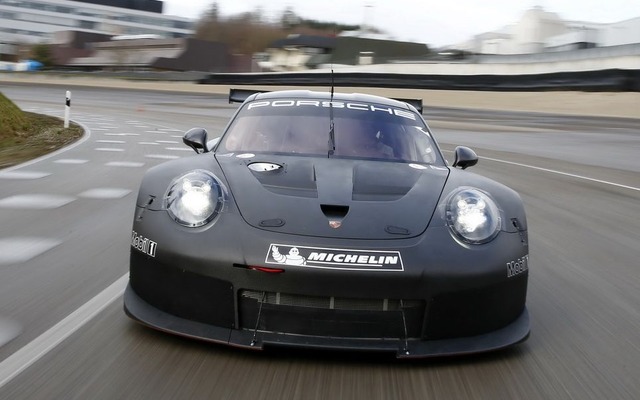 ポルシェ 911 RSR 後継マシンの開発車両