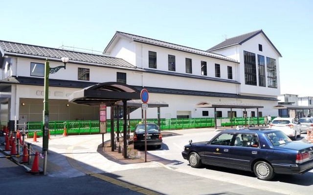 岩槻駅の橋上駅舎（東口）。5月31日から使用を開始する。