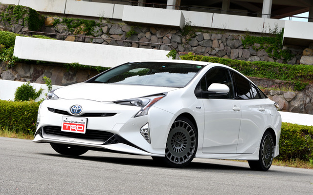 トヨタ TRD プリウス