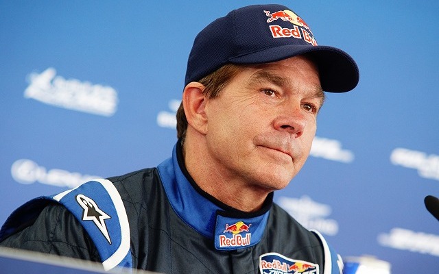 カービー・チャンプリス選手。レッドブル。エアレースが始まってからずっと参戦しているベテラン選手だ。