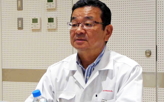 グループインタビューに答えるホンダの八郷隆弘社長