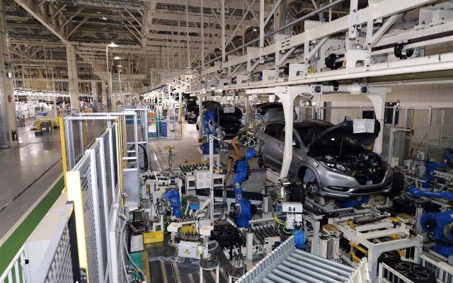 立体的な生産ラインを組み合わせることで効率化を図った