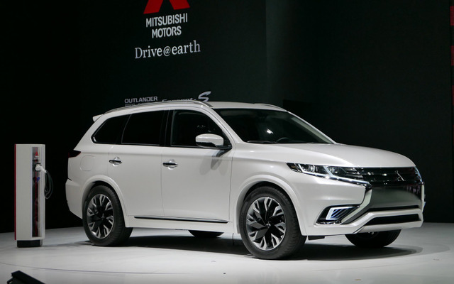 三菱 アウトランダーPHEV（上海モーターショー15）