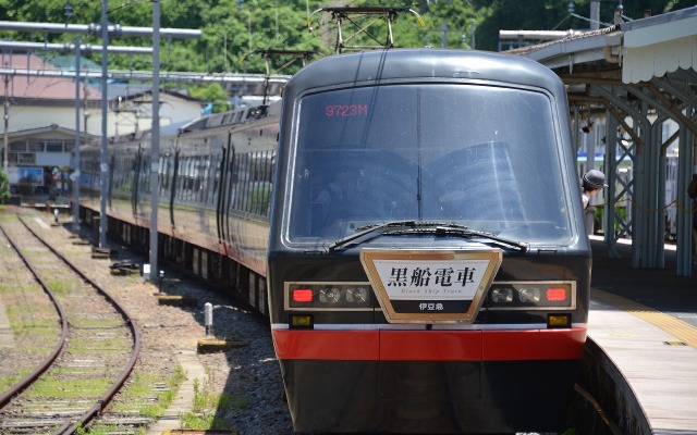 伊豆急行の2100系「リゾート21」。同社が来年導入する「新たな列車」は、「リゾート21」の後継的な車両になるとみられる。