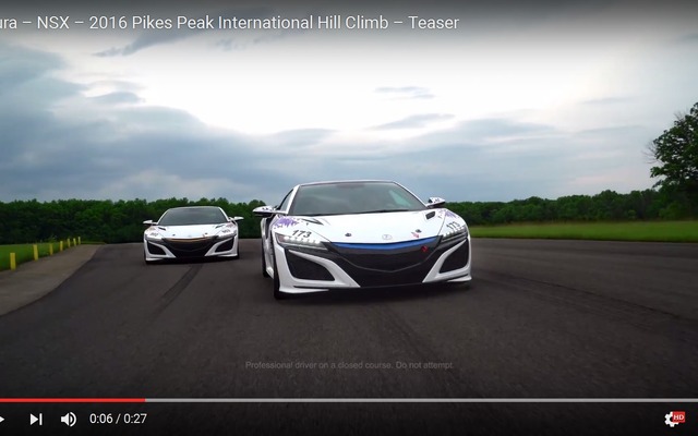 第100回パイクスピーク国際ヒルクライムに参戦する2台の新型アキュラ（ホンダ）NSX
