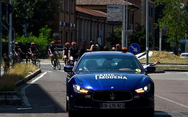 マセラティのチャリティサイクリングツアー、「パリ・モデナ」