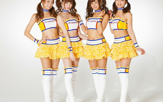左から、近藤みやび（みやびん）、斉藤絢女（あやめき）、安田七奈（なーちゃ）、瀬野ユリエ（ユリエッティ）