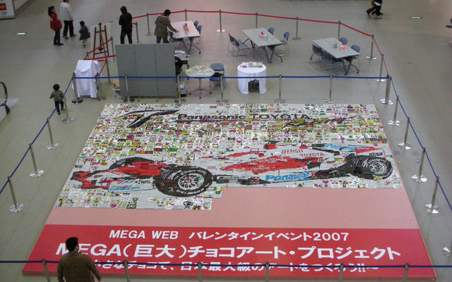 チョコレートで描いた!　長さ8mのF1マシン