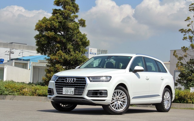 アウディ Q7