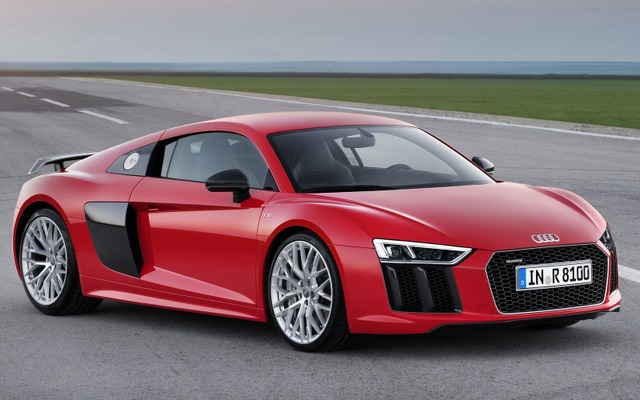 新型 アウディ R8 V10プラス