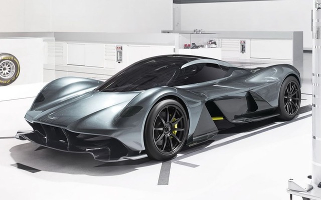 アストンマーティンとレッドブルのAM-RB 001