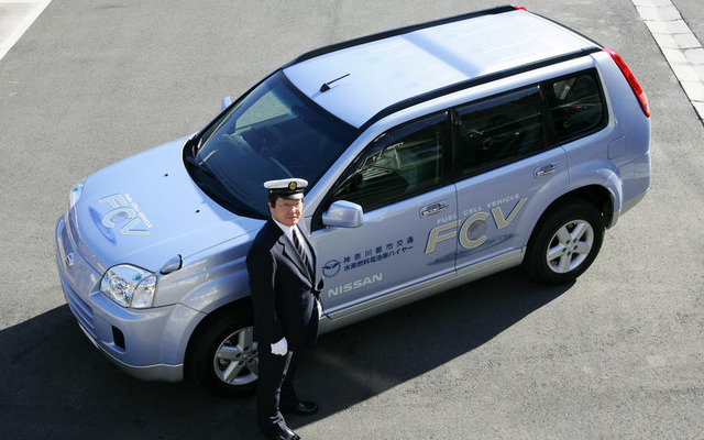 世界初、燃料電池車のハイヤーが運行を開始…日産 エクストレイル