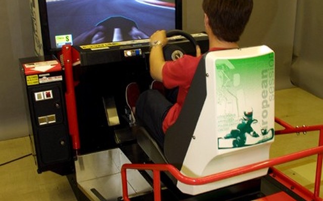 【最速試乗セガ・クラブカート Vol. 3】ゲーム世代の「辛口」自動車評論家によるインプレッション