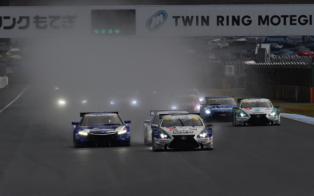 昨年のSUPER GT最終戦もてぎ（GT500クラスのスタート）。