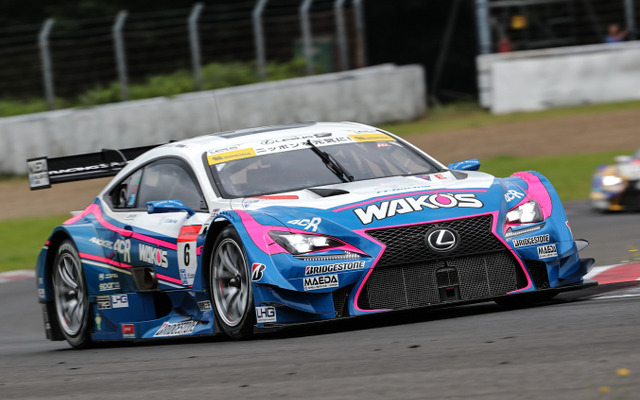 GT500クラスのポールを獲得した#6 RC F。