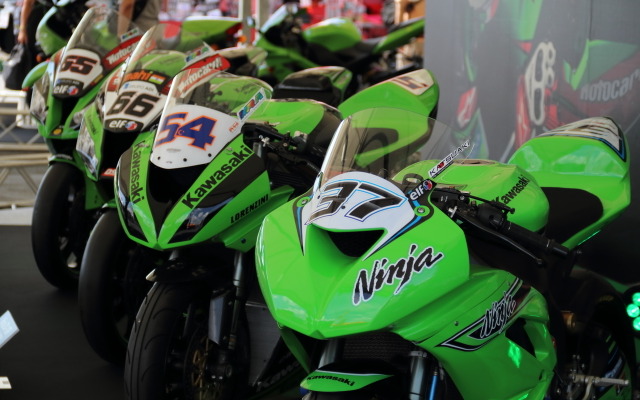 2016鈴鹿8耐 カワサキ特別展