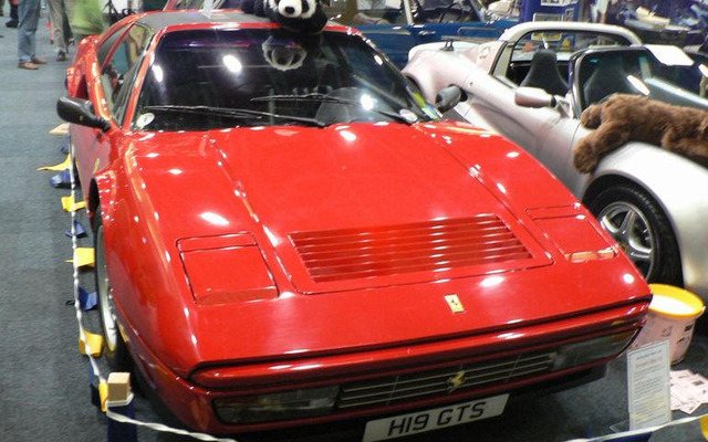 【クラシックカーショー07】フェラーリ 328GTS もお目見え