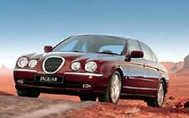 ジャガー『Sタイプ』値引き幅拡大!?---早くも販売テコ入れ