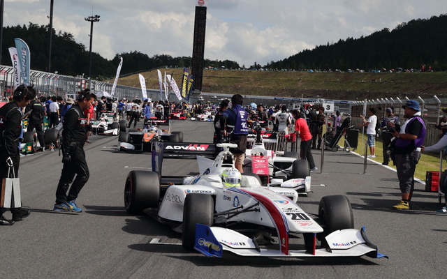 今年のスーパーフォーミュラ王座争いは未曾有の混戦。新人の#20 関口にも充分チャンスあり。