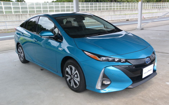 トヨタ自動車 新型プリウスPHV
