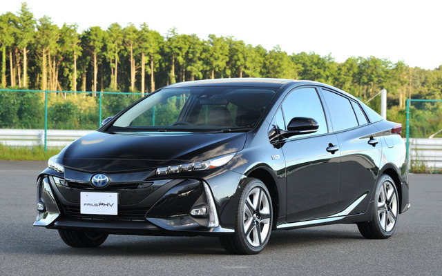 トヨタ プリウスPHV 新型