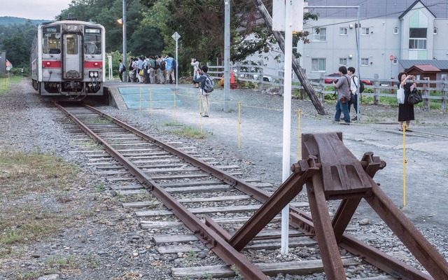 留萌線の終点・増毛駅の構内。休日は列車が到着するたびにマニアや観光客で賑わう。