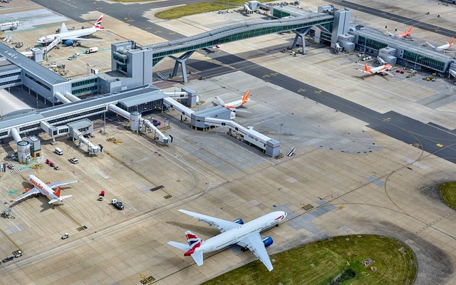 英ガトウィック空港旅客数、直近1年間は4200万人