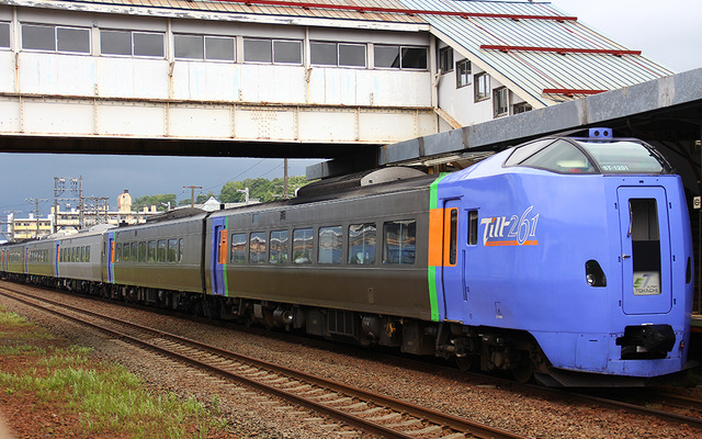 9月8日から札幌～トマム～帯広～釧路間で臨時列車と代行バスの運転が始まる。写真は運休中の『スーパーとかち』。