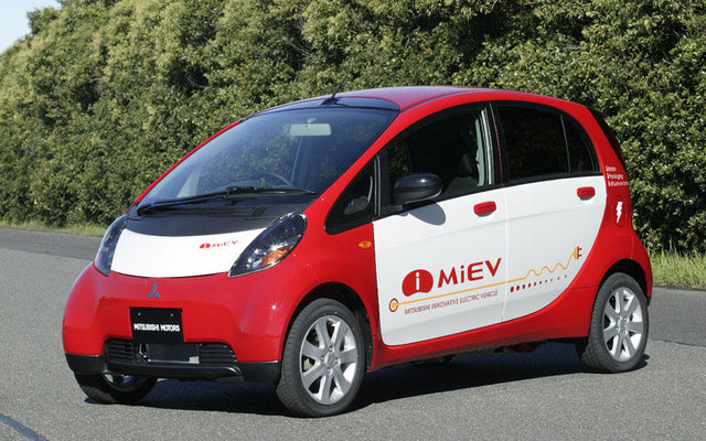 三菱、実験用の電気自動車を東京電力と九州電力に納車