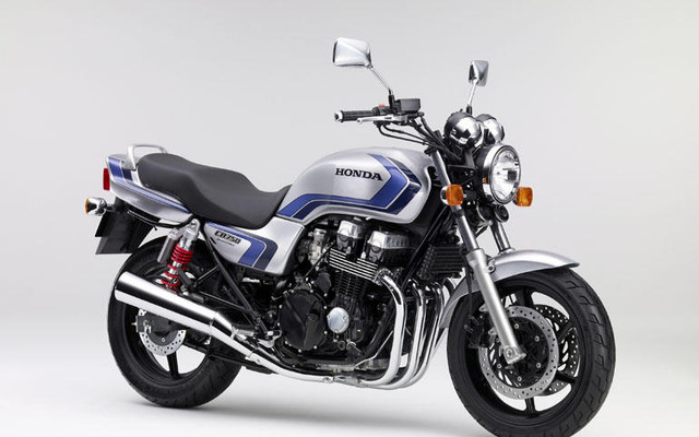 ホンダ、CB750 のデイトナレーサーレプリカを発売