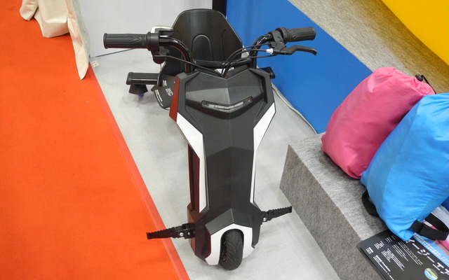 フロントラインが展示した電動ドリフト3輪車「ドリフトトライク」