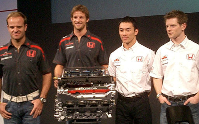 【スーパーアグリF1】開幕直前会見…他のチームからライバル視