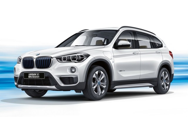 BMW X1 xDrive25Le iパフォーマンス