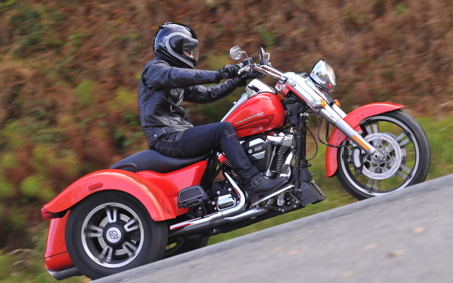 ストリップ仕様としたハーレーの新型トライク『FREE WHEELER（フリーウィーラー）』