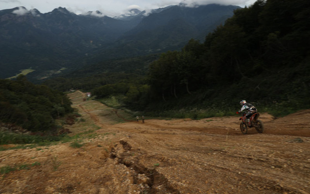 【JNCC 第8戦】台風の傷跡が残る秋晴れのシーサイドバレー［写真蔵］