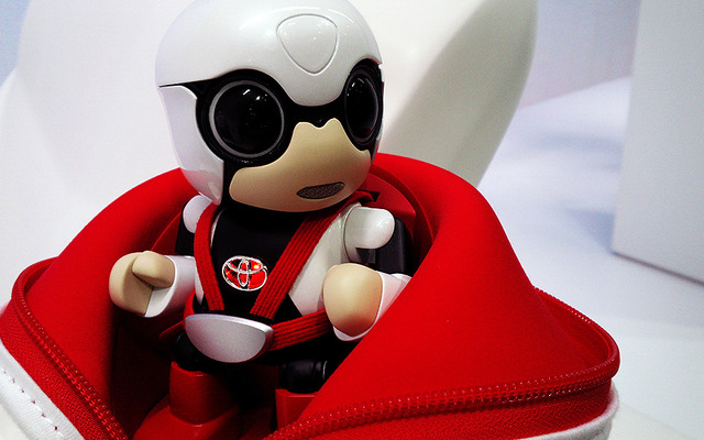 トヨタブースにちょこんと座る『KIROBO MINI』（東京モーターショー2015）