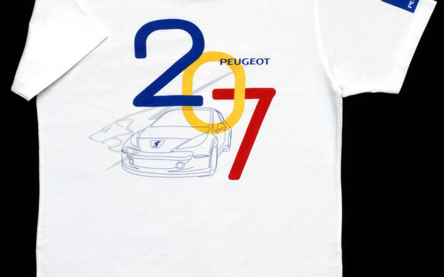 【プジョー 207 日本発表】ユニクロTシャツプロジェクトに参加
