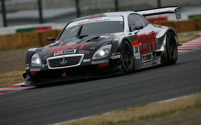 【SUPER GT 第1戦】最終周回で波乱、逆転劇