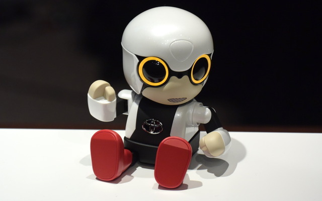 トヨタ KIROBO mini】コミュニケーションを深める6つの特徴［写真蔵