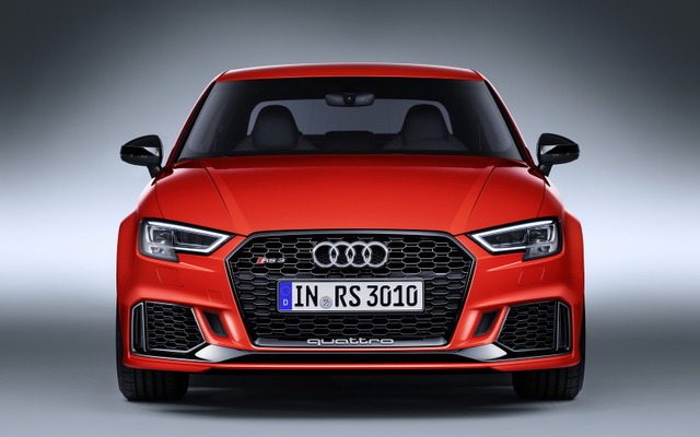アウディ RS3 セダン