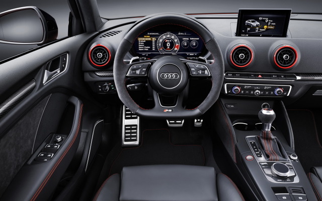 アウディ RS3 セダン