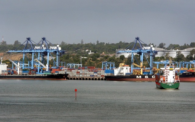 ケニアのモンバサ港　(c) Getty Images