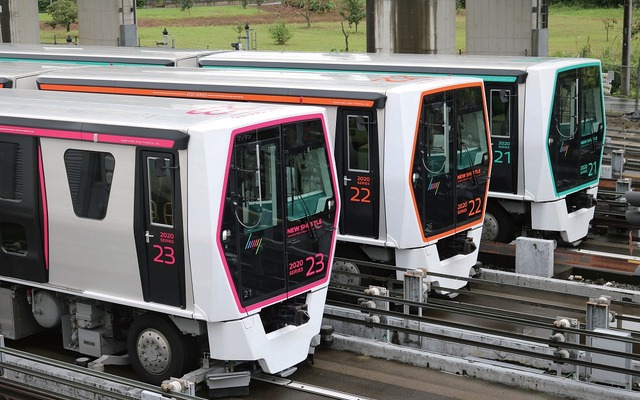 今回はグッドデザイン賞を受賞した2020系3編成が「勢ぞろい」する。