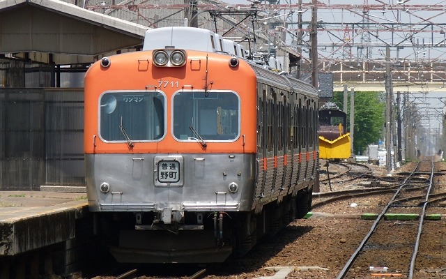 北陸鉄道は石川線と浅野川線の2路線を運営しているが、『金澤おでんでんしゃ』は石川線で運行される。写真は石川線の鶴来駅。