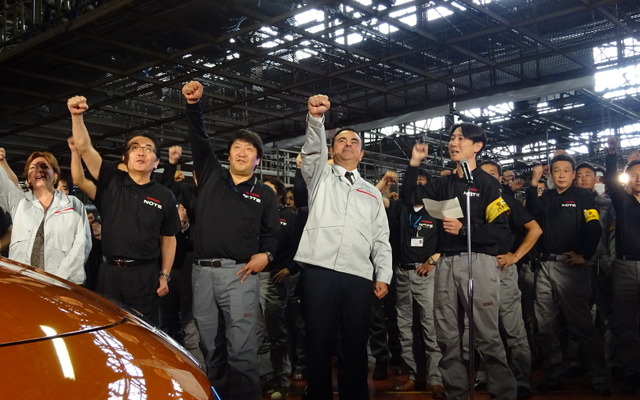 『ノート e-POWER』のオフライン式　《撮影　池原照雄》